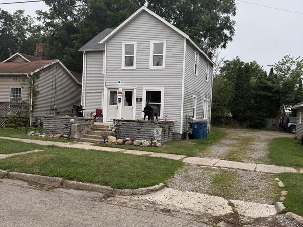 69 N Jefferson Street, Coldwater, MI 49036