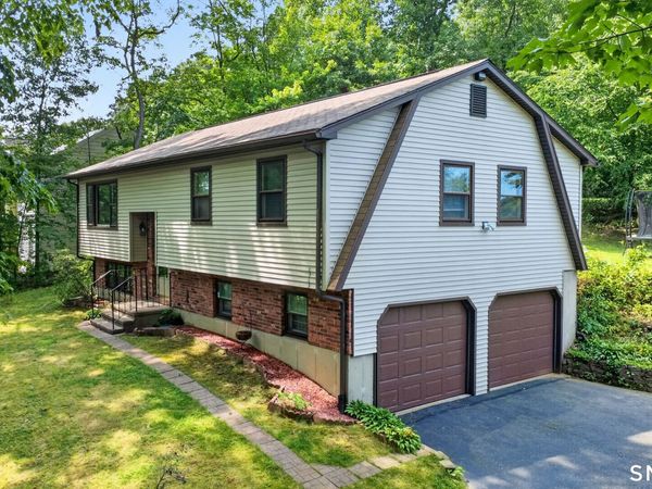 102 Colony, Seymour, CT 06483