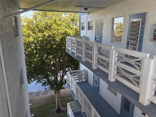 4050 NW 42ND Avenue, Unit 415, Lauderdale Lakes, FL 33319