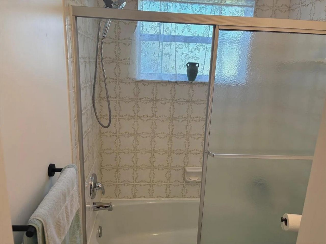4050 NW 42nd Avenue, Unit 415, Lauderdale Lakes, FL 33319 Photo