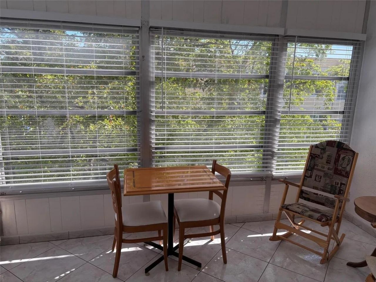 4050 NW 42nd Avenue, Unit 415, Lauderdale Lakes, FL 33319 Photo