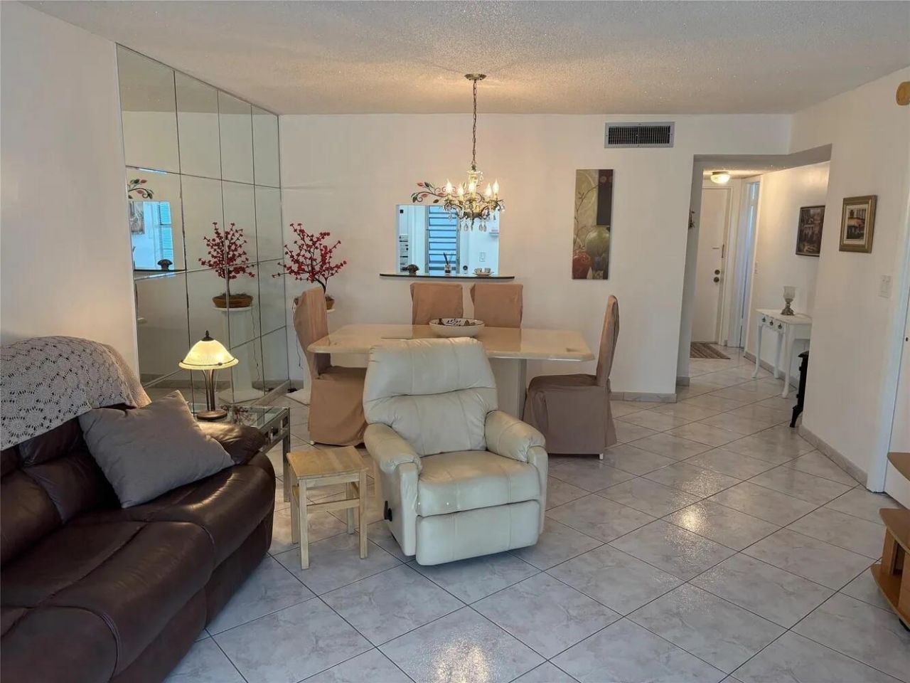 4050 NW 42nd Avenue, Unit 415, Lauderdale Lakes, FL 33319 Photo