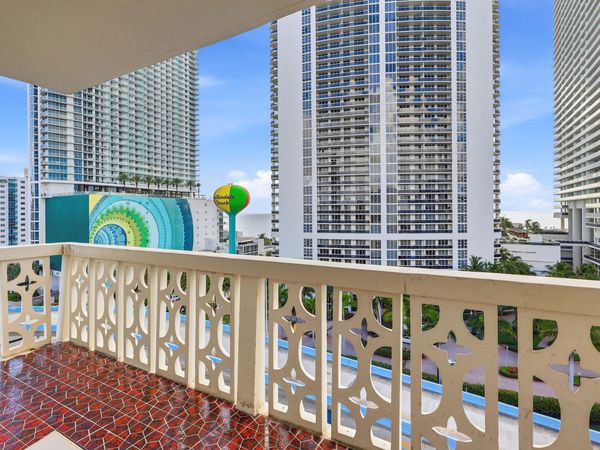 1825 S Ocean Drive, Unit ph 1, Hallandale Beach, FL 33009