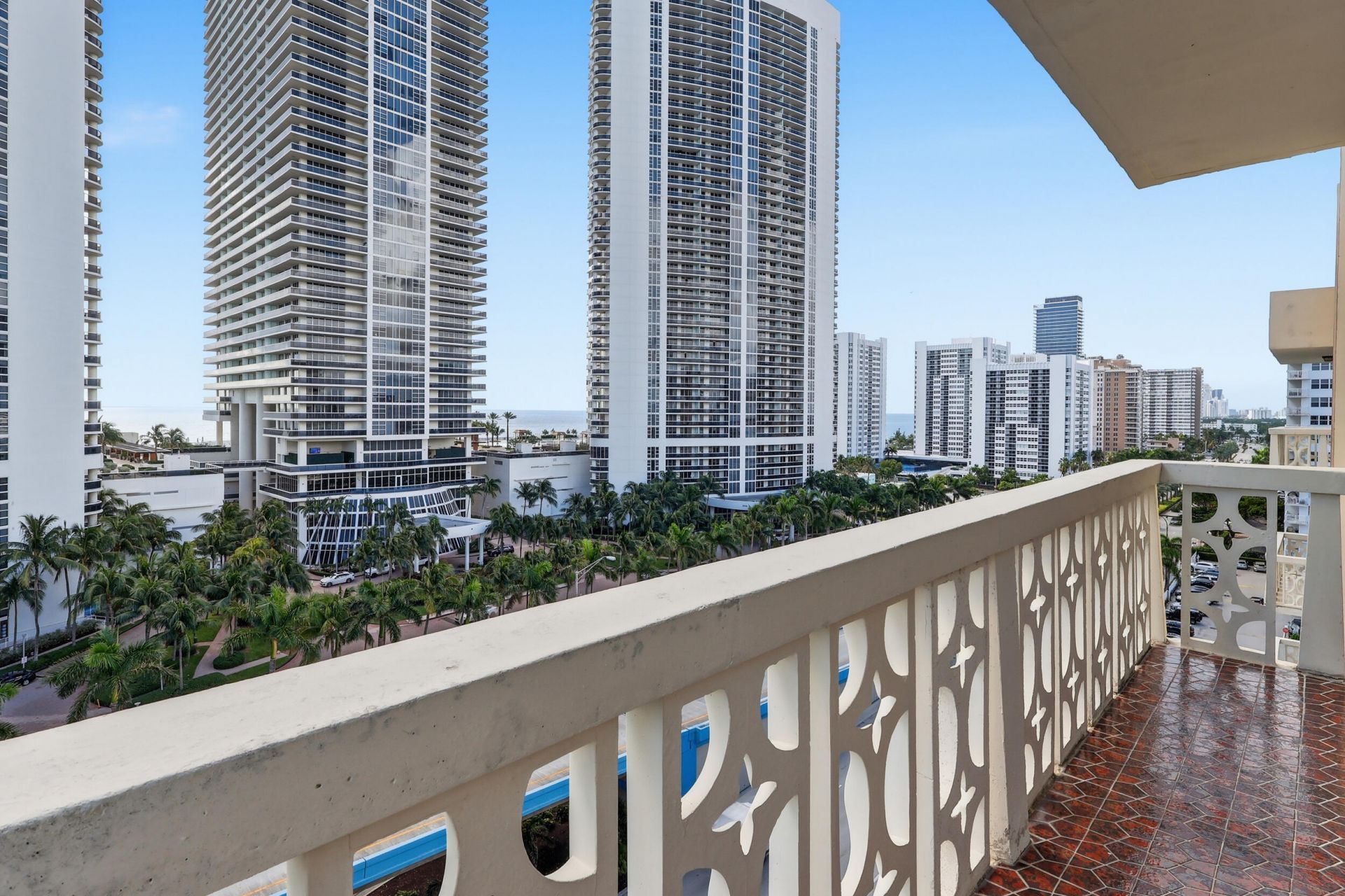 1825 S Ocean Drive, Unit PH 1, Hallandale Beach, FL 33009 Photo