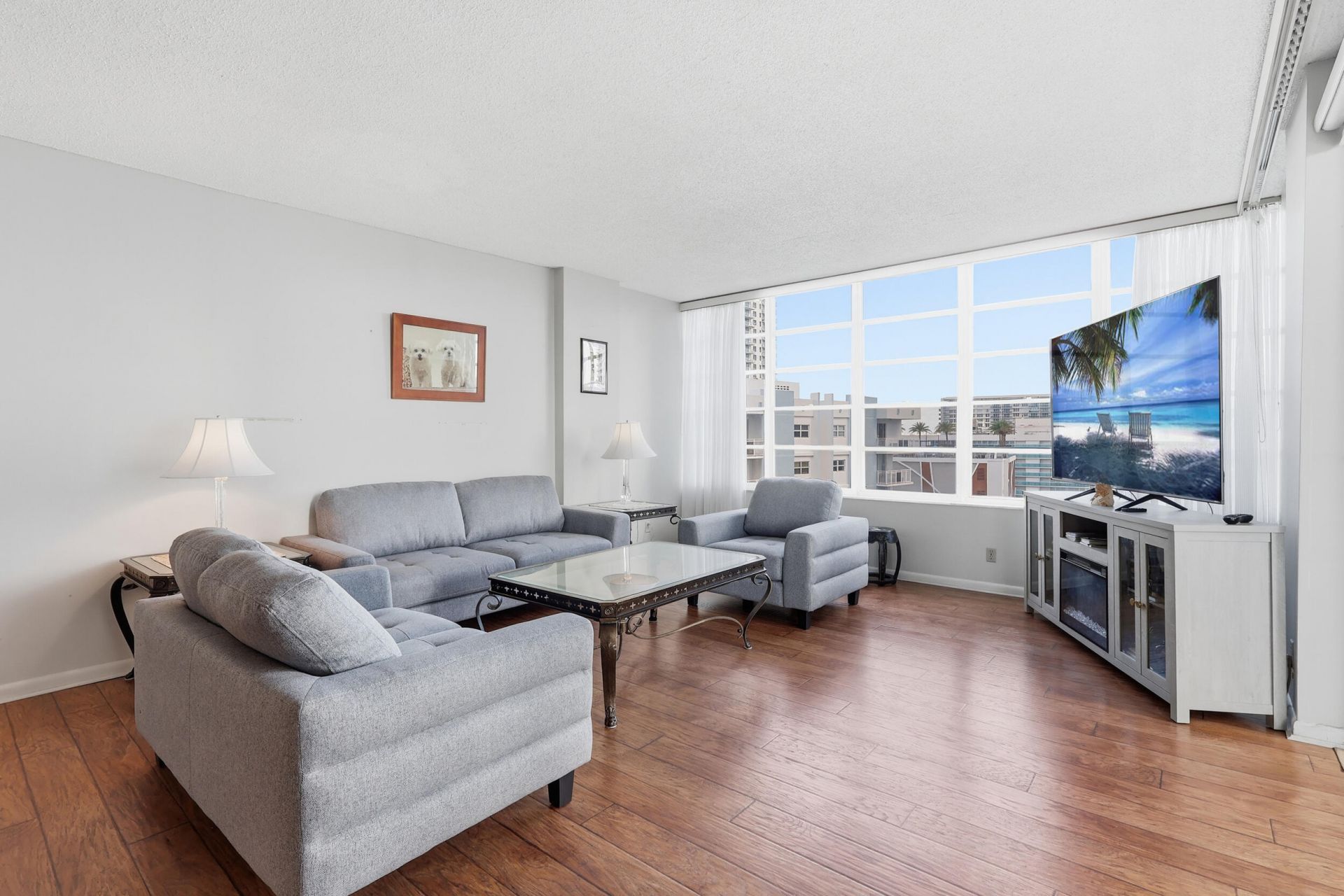 1825 S Ocean Drive, Unit PH 1, Hallandale Beach, FL 33009 Photo