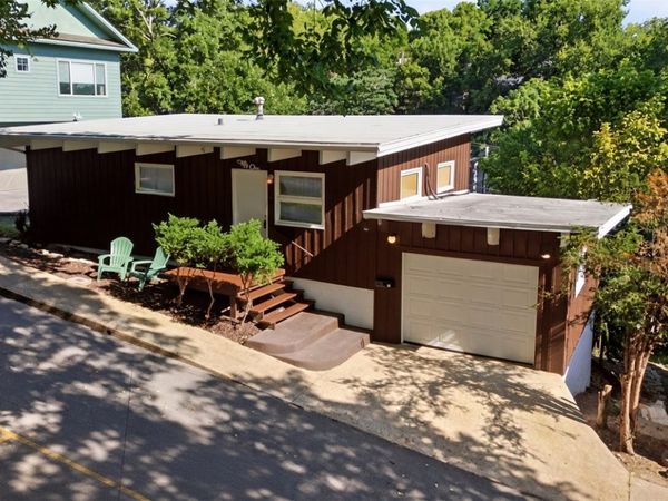 51 Mountain Street , Eureka Springs, AR 72632