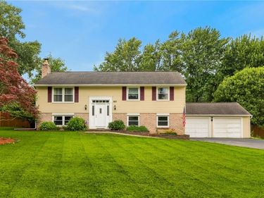 60 Barnfield Road, Pittsford, NY 14534