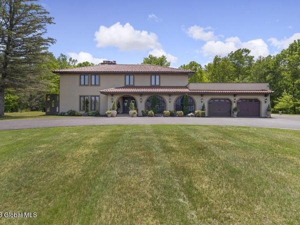 92 Macha Lane, Wynantskill, NY 12198