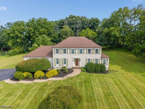 2 Wildwood Court, Raritan, NJ 08822