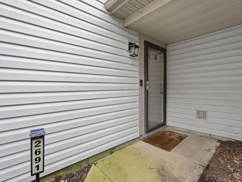 2691 Woodland Trail Drive, Columbus, OH 43231 Photo 3