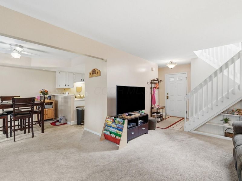 2691 Woodland Trail Drive, Columbus, OH 43231 Photo 8
