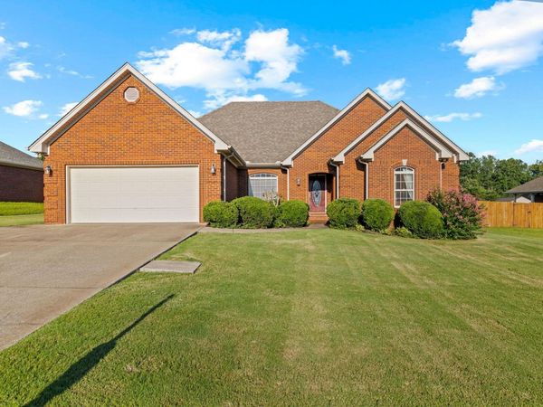 107 Wheaton Ct, Florence, AL 35633
