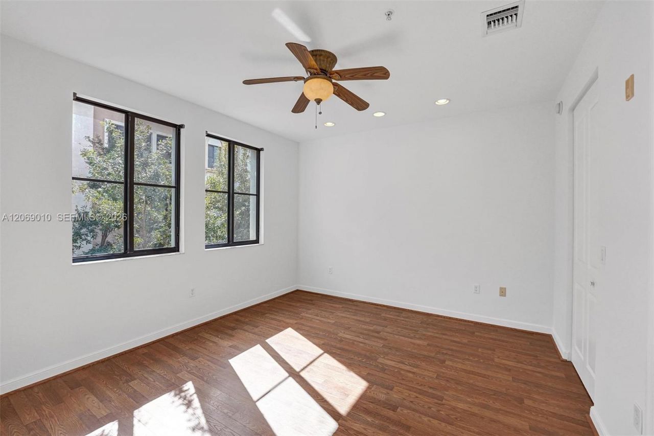 2925 NW 126th Ave, Unit 1-320, Sunrise, FL 33323 Photo