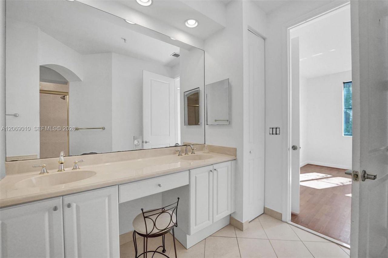 2925 NW 126th Ave, Unit 1-320, Sunrise, FL 33323 Photo