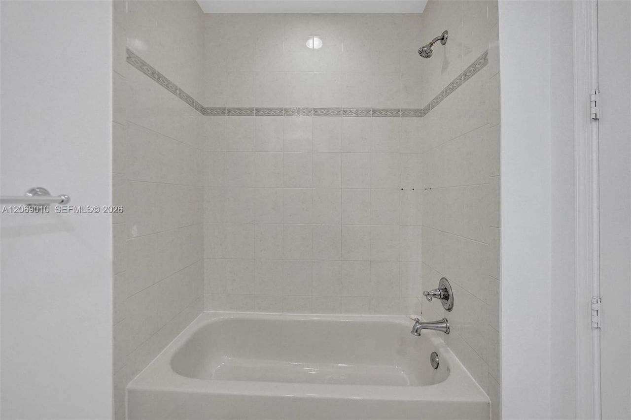 2925 NW 126th Ave, Unit 1-320, Sunrise, FL 33323 Photo