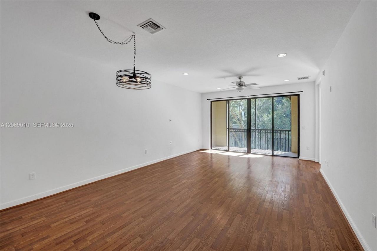 2925 NW 126th Ave, Unit 1-320, Sunrise, FL 33323 Photo