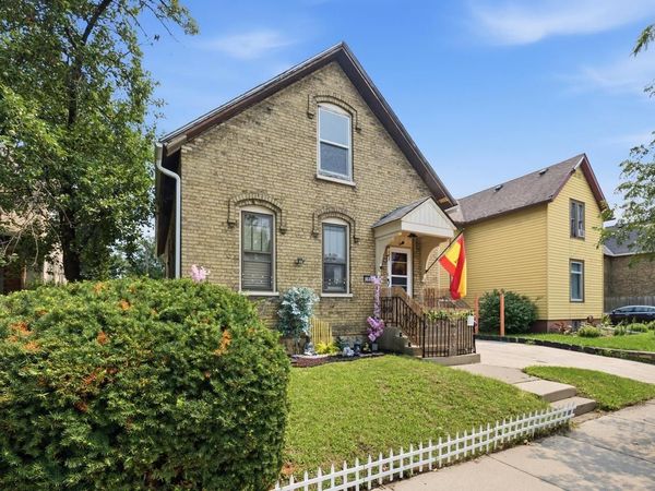 1827 Green STREET, Racine, WI 53402