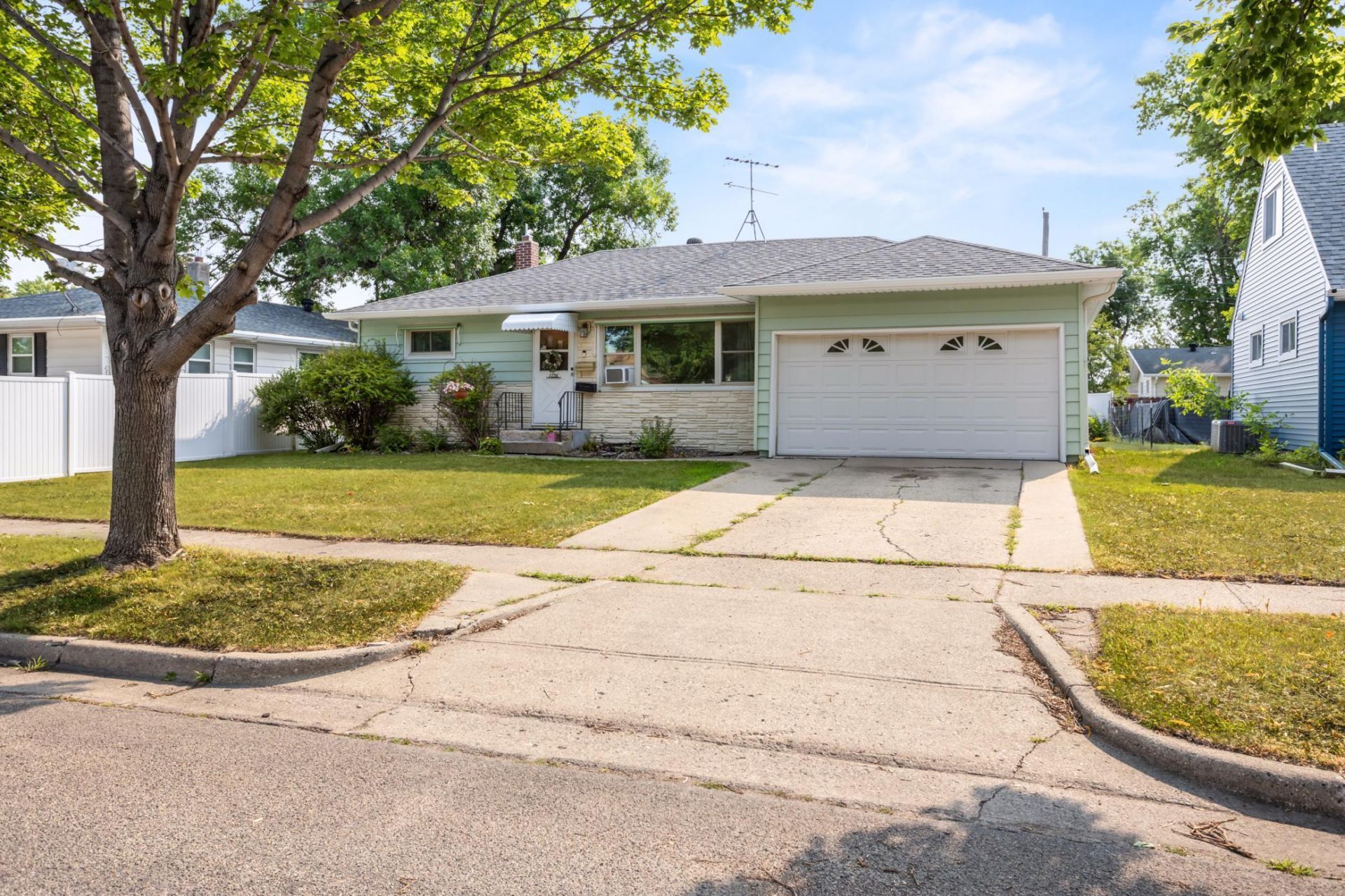 1236 15 1/2 Street N, Moorhead, MN 56560 Main Photo