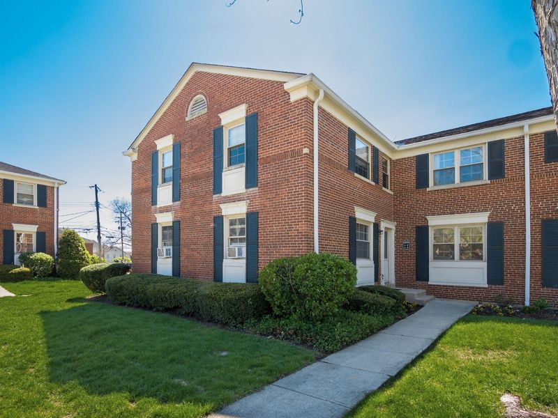 1775 Northwest Court, Unit 105, Columbus, OH 43212 Photo 1