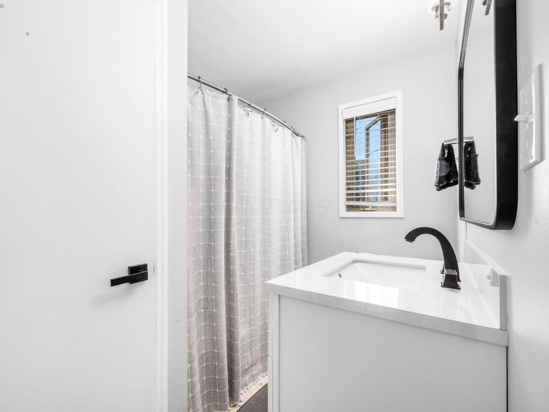 1775 Northwest Court, Unit 105, Columbus, OH 43212 Photo 8