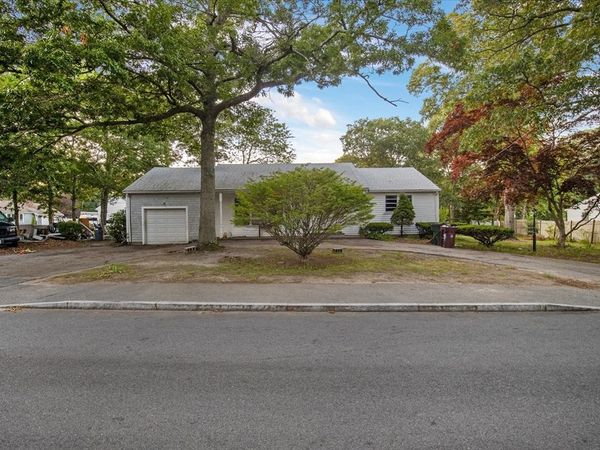 198 Bristol Ave, Barnstable, MA 02601