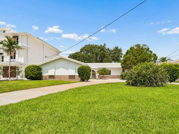 527 Harbor Drive N, Indian Rocks Beach, FL 33785