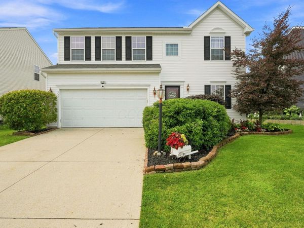 1332 Wagy Square, Pataskala, OH 43062