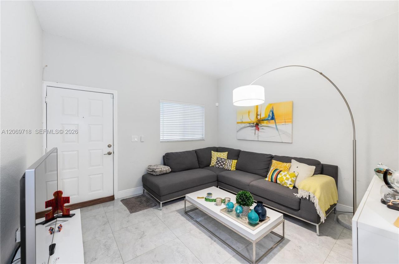1960 NW 4th Ave , Unit 42, Miami, FL 33136 Photo