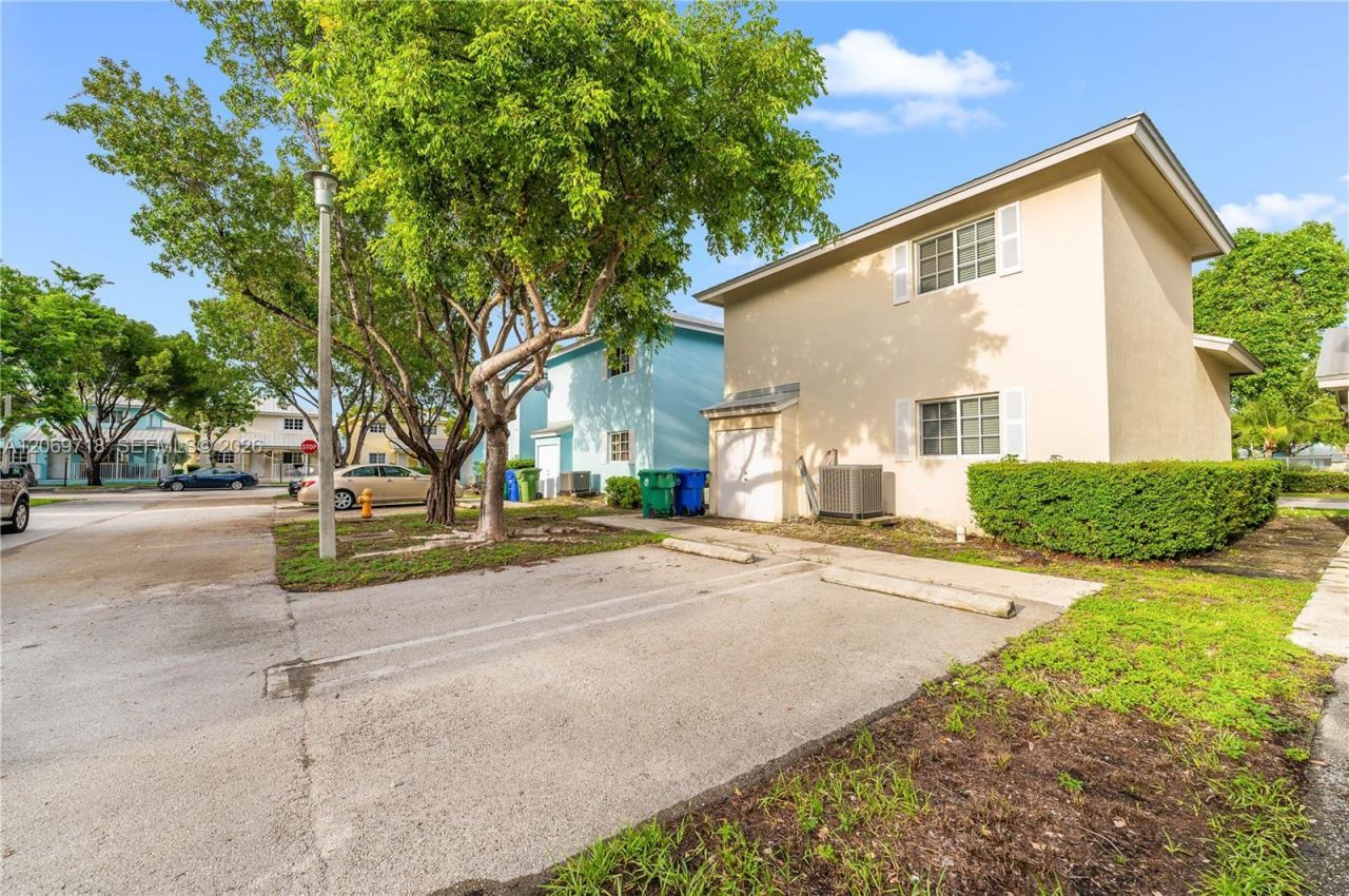 1960 NW 4th Ave , Unit 42, Miami, FL 33136 Photo