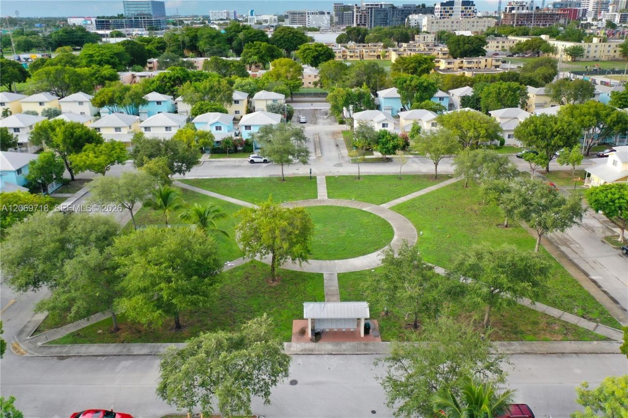 1960 NW 4th Ave , Unit 42, Miami, FL 33136 Photo