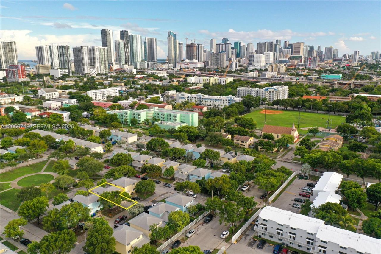 1960 NW 4th Ave , Unit 42, Miami, FL 33136 Photo