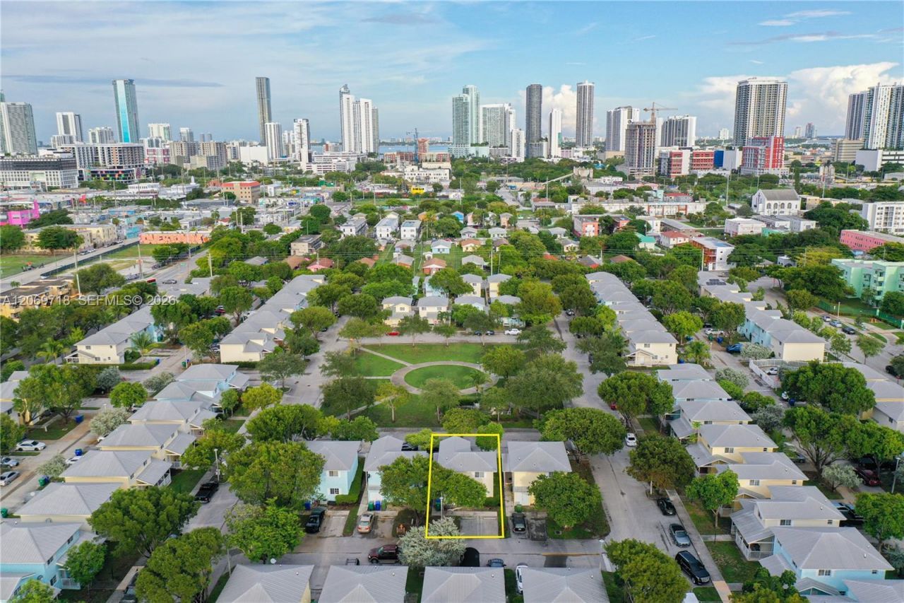 1960 NW 4th Ave , Unit 42, Miami, FL 33136 Photo
