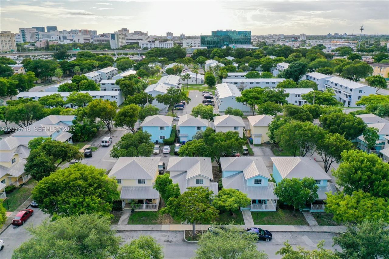1960 NW 4th Ave , Unit 42, Miami, FL 33136 Photo