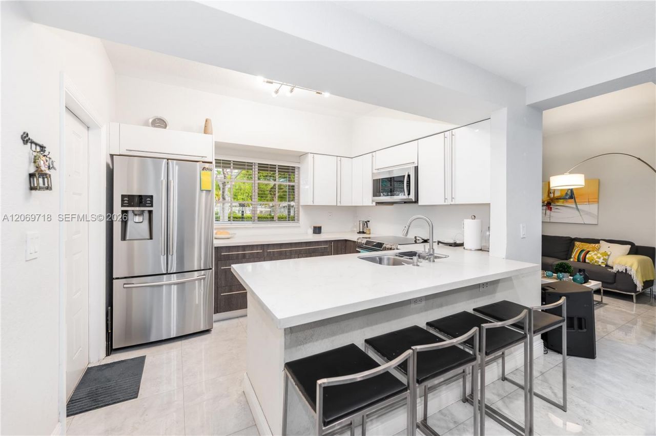 1960 NW 4th Ave , Unit 42, Miami, FL 33136 Photo