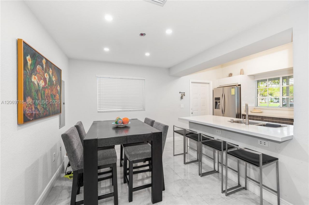 1960 NW 4th Ave , Unit 42, Miami, FL 33136 Photo