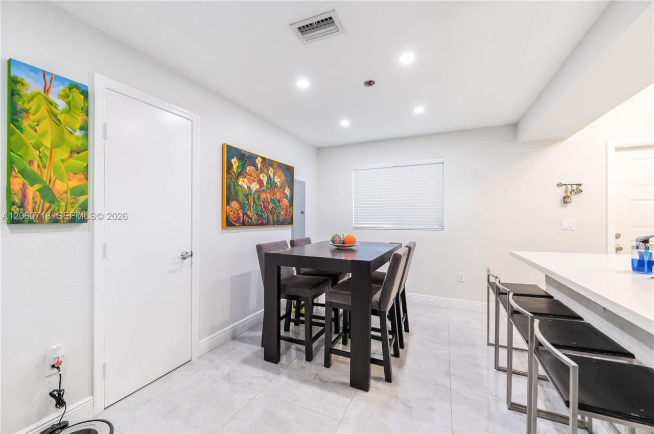 1960 NW 4th Ave , Unit 42, Miami, FL 33136 Photo