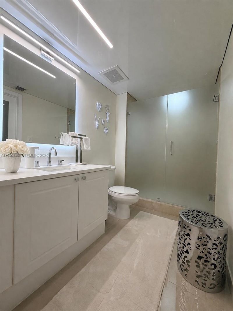 19501 W Country Club Dr , Unit 1004, Aventura, FL 33180 Photo