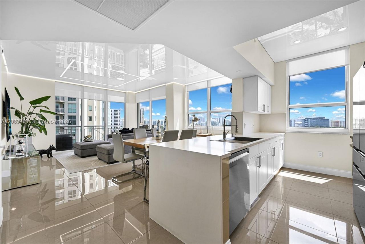 19501 W Country Club Dr , Unit 1004, Aventura, FL 33180 Photo