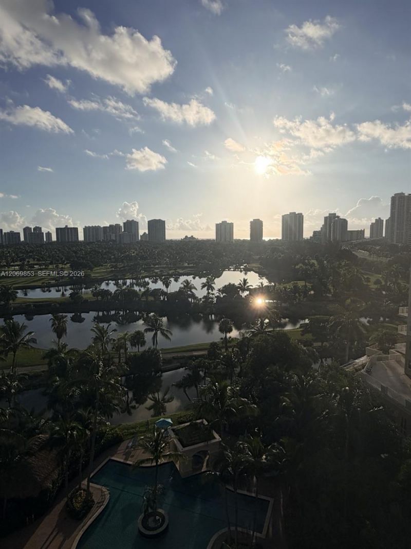 19501 W Country Club Dr , Unit 1004, Aventura, FL 33180 Photo