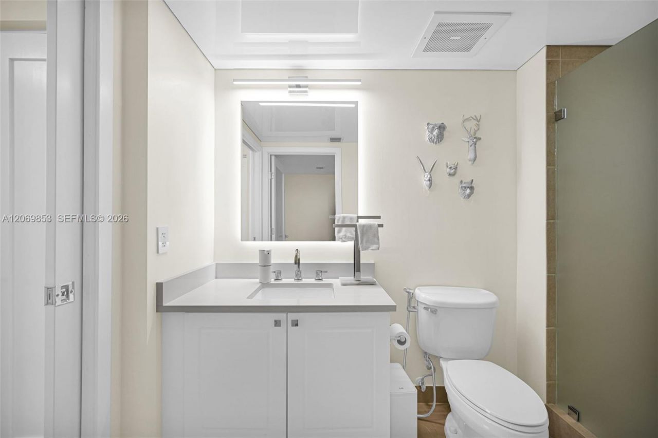 19501 W Country Club Dr , Unit 1004, Aventura, FL 33180 Photo