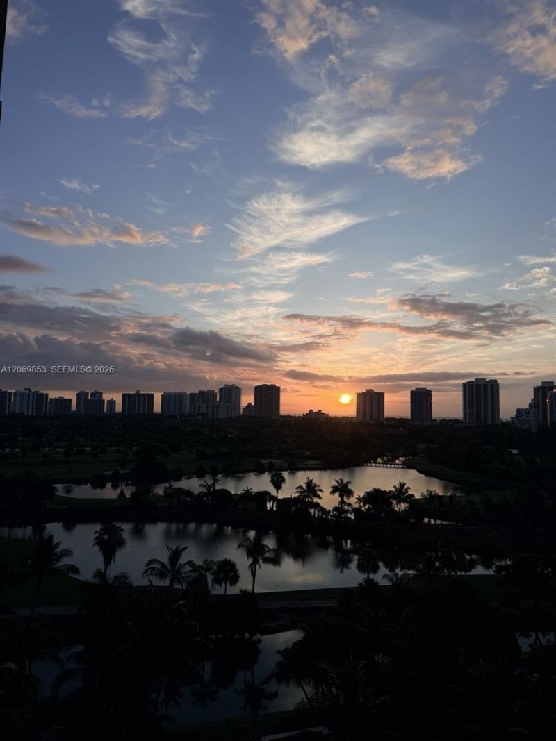 19501 W Country Club Dr , Unit 1004, Aventura, FL 33180 Photo