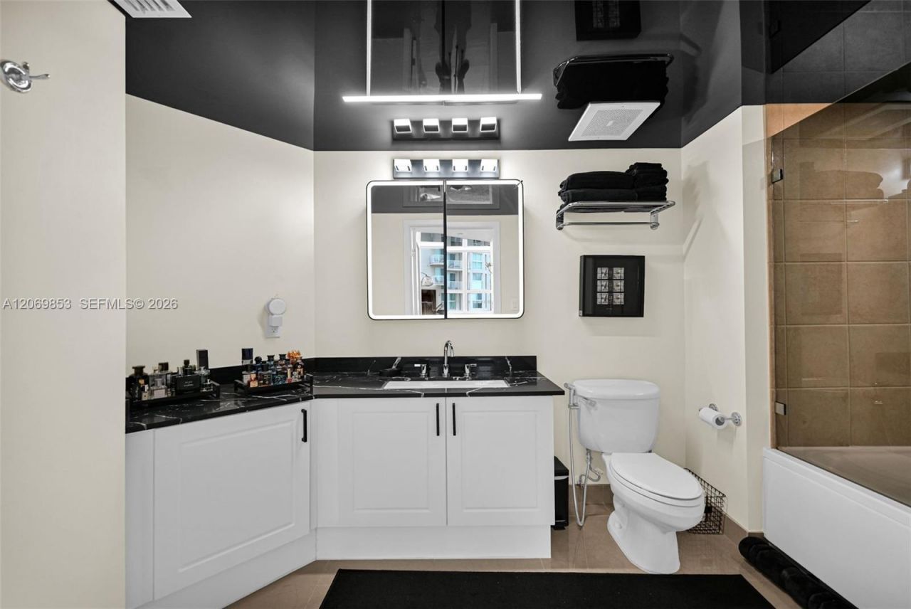 19501 W Country Club Dr , Unit 1004, Aventura, FL 33180 Photo