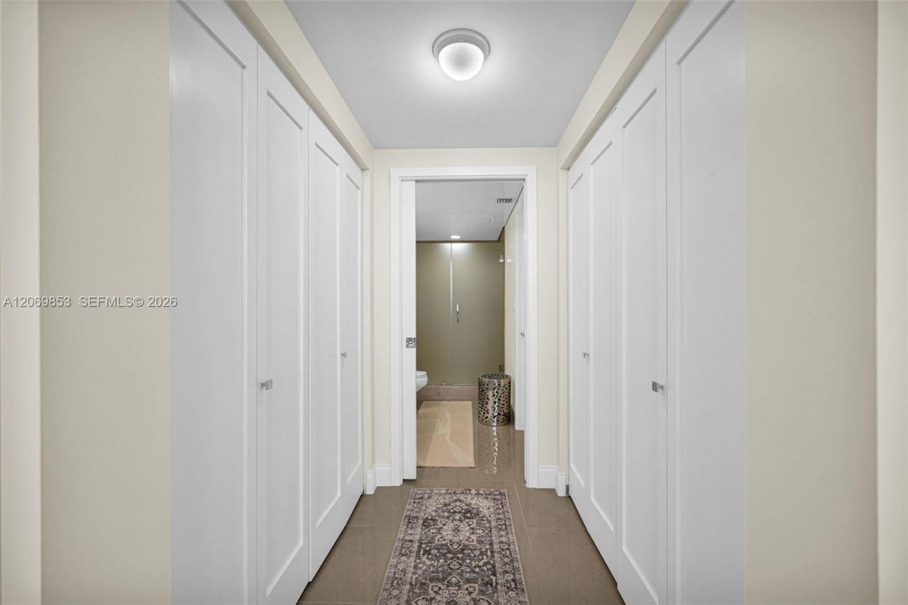 19501 W Country Club Dr , Unit 1004, Aventura, FL 33180 Photo