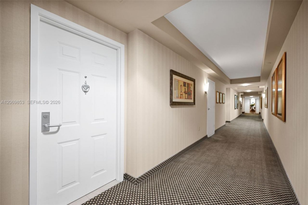 19501 W Country Club Dr , Unit 1004, Aventura, FL 33180 Photo