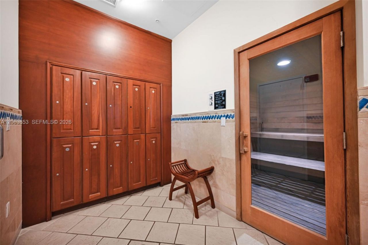 19501 W Country Club Dr , Unit 1004, Aventura, FL 33180 Photo