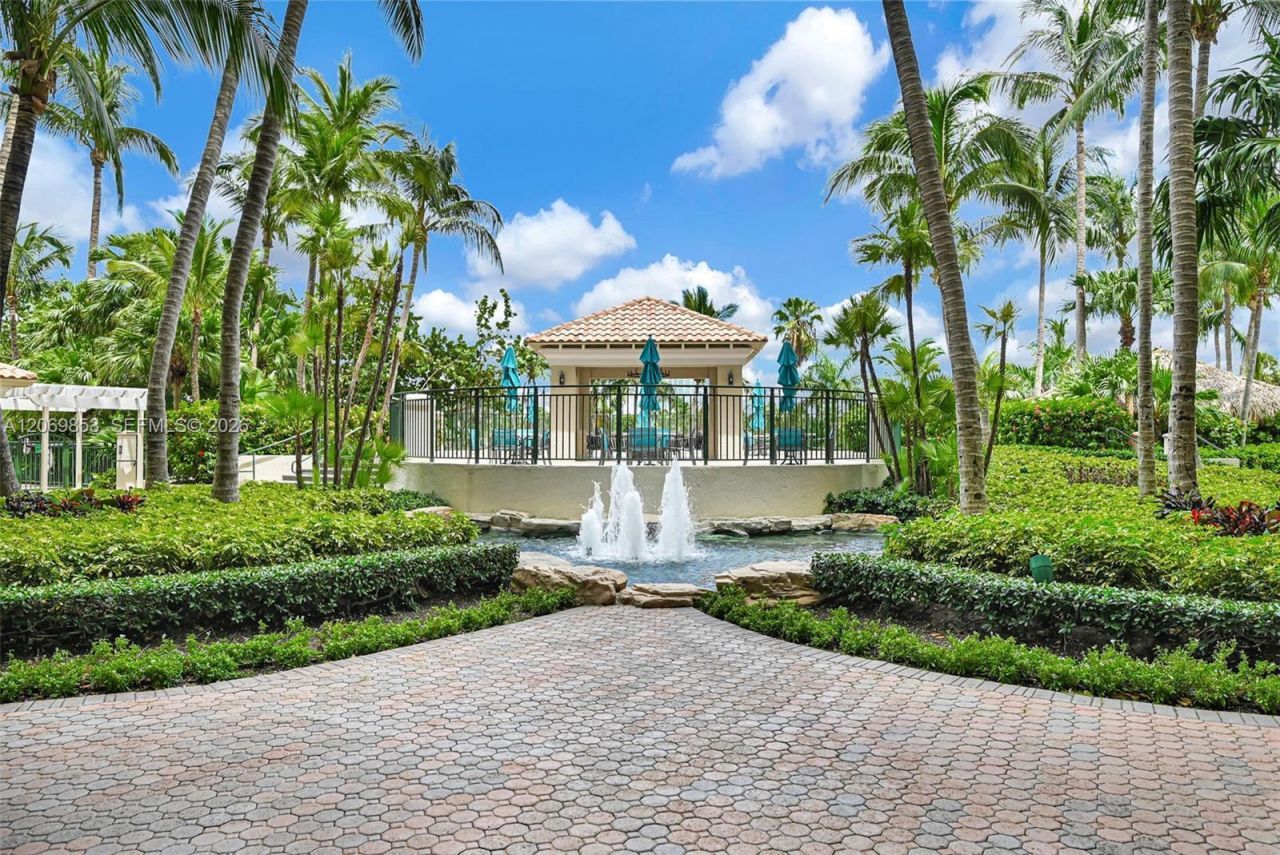 19501 W Country Club Dr , Unit 1004, Aventura, FL 33180 Photo