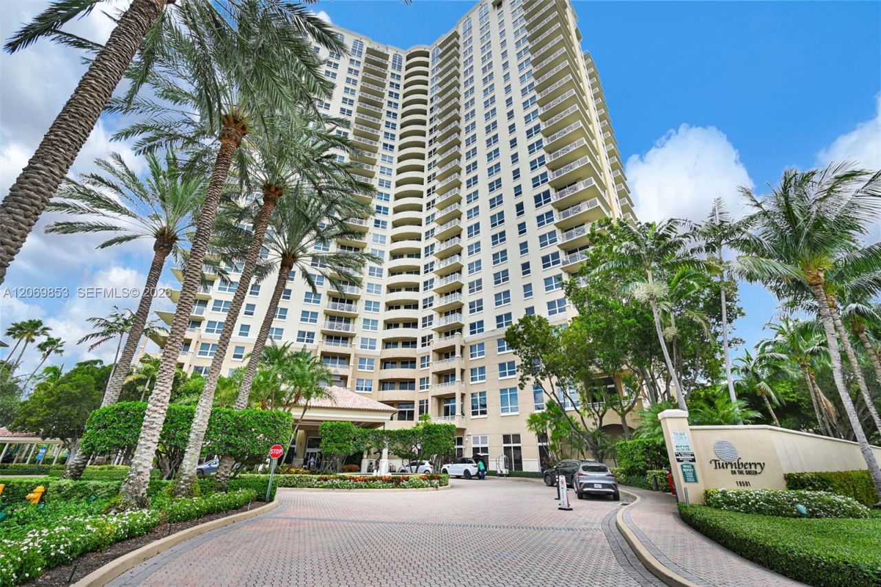 19501 W Country Club Dr , Unit 1004, Aventura, FL 33180 Photo