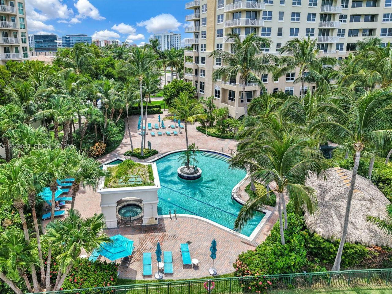 19501 W Country Club Dr , Unit 1004, Aventura, FL 33180 Photo
