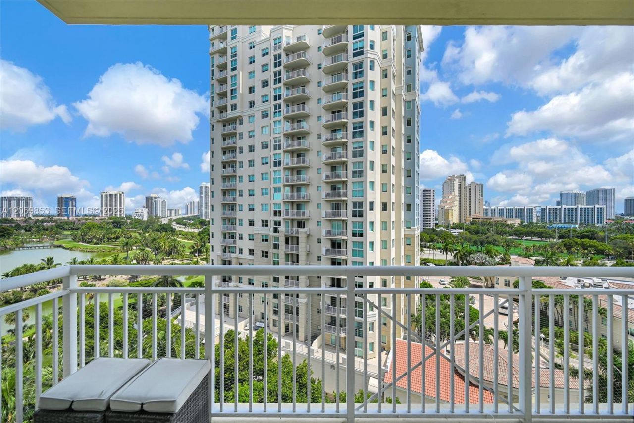 19501 W Country Club Dr , Unit 1004, Aventura, FL 33180 Photo