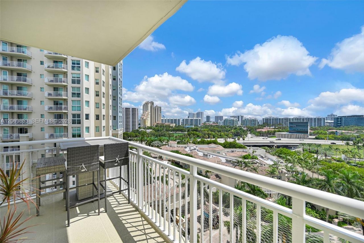 19501 W Country Club Dr , Unit 1004, Aventura, FL 33180 Photo